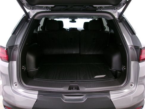 Certified 2024 Chevrolet Blazer LT w/ Convenience Package image 11