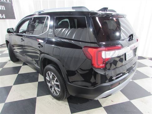 Used 2023 GMC Acadia SLT image 16