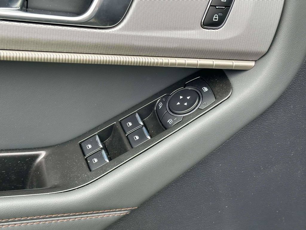 Used 2026 Ford Explorer Active AWD/4WD image 16