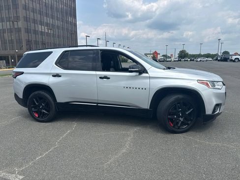 Used 2020 Chevrolet Traverse Premier w/ Redline Edition AWD/4WD image 3