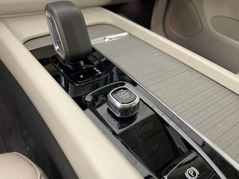 Certified 2024 Volvo XC60 T8 Plus w/ Protection Package AWD/4WD image 20