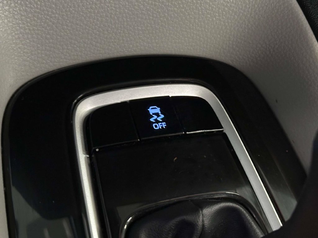 Used 2022 Toyota Corolla LE w/ LE Convenience Package FWD image 30