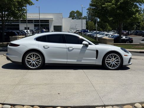 Used 2018 Porsche Panamera image 14