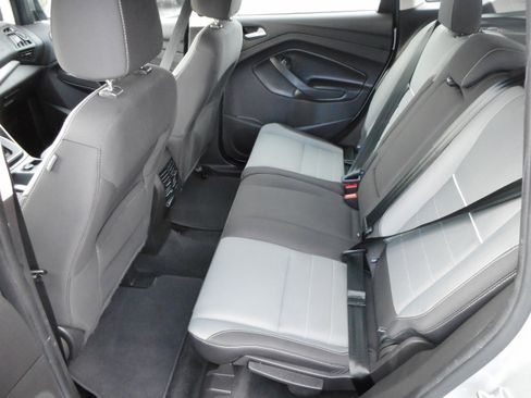 Used 2015 Ford C-MAX SE image 17