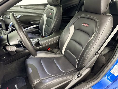 Used 2018 Chevrolet Camaro SS RWD image 17
