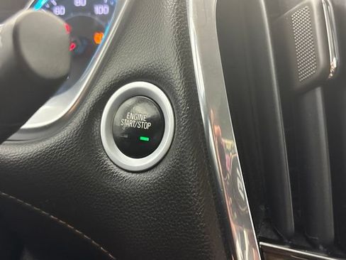Used 2018 Chevrolet Traverse LT FWD image 44