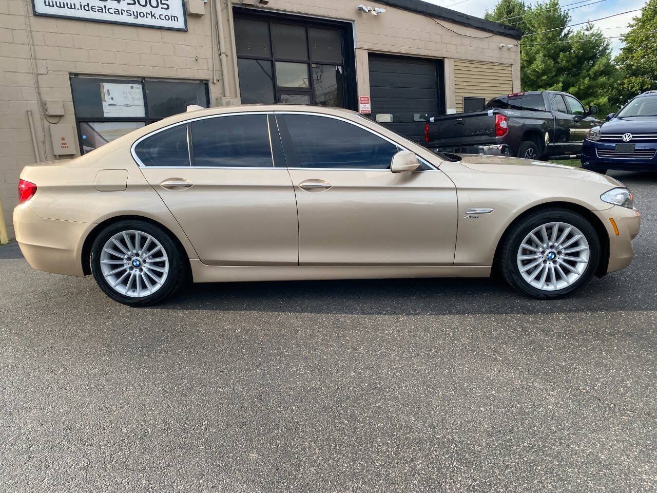 Used 2011 BMW 535i xDrive Sedan AWD/4WD image 2