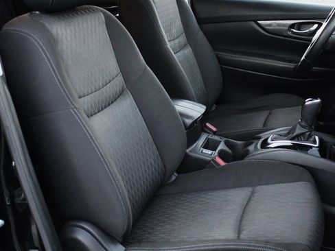 Certified 2019 Nissan Rogue SV w/ Premium Package image 24