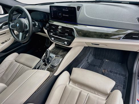Used 2021 BMW 530i w/ M Sport Package RWD image 28
