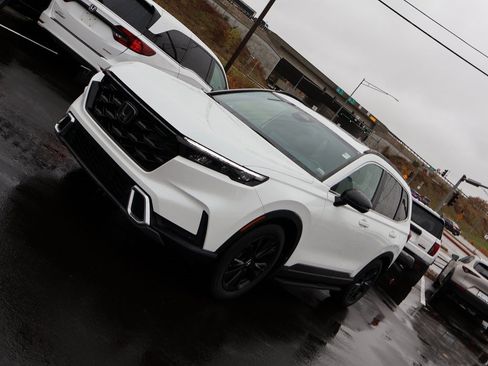 Certified 2023 Honda CR-V Sport Touring image 3