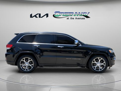 Used 2019 Jeep Grand Cherokee Overland AWD/4WD image 7
