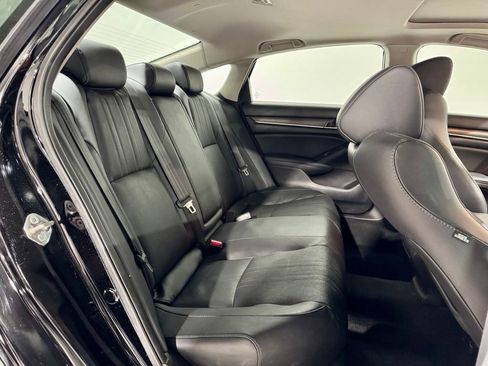 Used 2020 Honda Accord Touring image 31