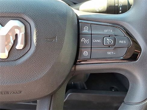 Used 2025 RAM ProMaster 2500 w/ Convenience Group image 21