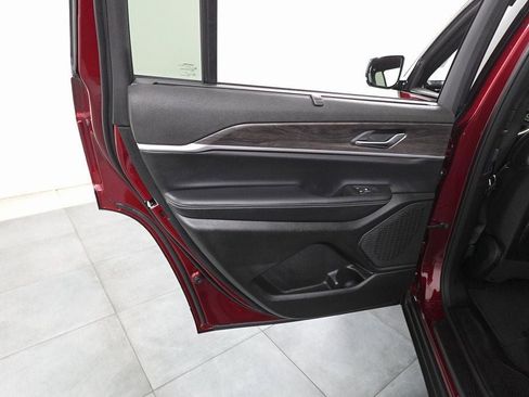 New 2025 Jeep Grand Cherokee L Limited w/ Luxury Tech Group II image 23