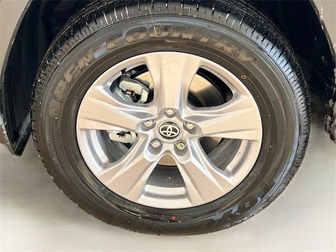 New 2025 Toyota RAV4 XLE image 32