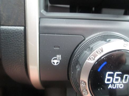 Used 2024 Toyota Tacoma Limited AWD/4WD image 33