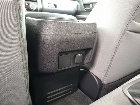 Certified 2024 Toyota Tacoma SR5 AWD/4WD image 12