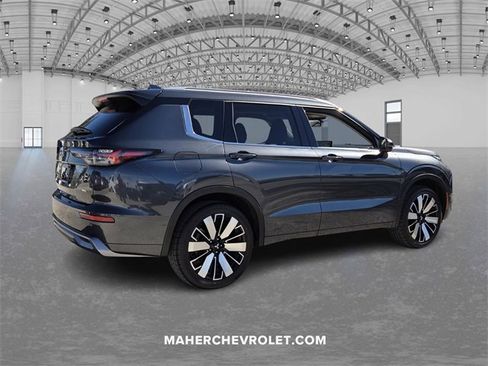 Used 2025 Mitsubishi Outlander SEL image 7