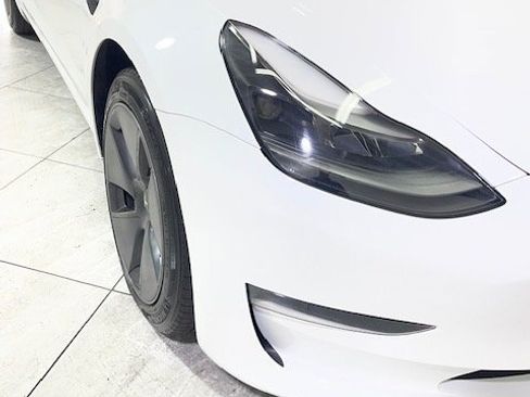 Used 2023 Tesla Model 3 Standard Range image 11