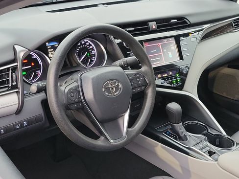 Used 2019 Toyota Camry LE image 6