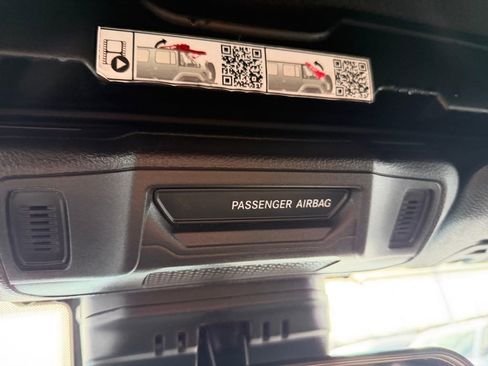 Used 2024 Jeep Wrangler Unlimited image 21