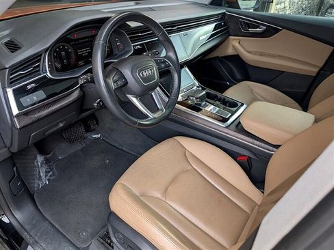 Used 2019 Audi Q8 Premium Plus w/ Premium Plus image 2