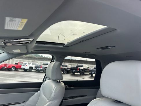 Used 2022 Hyundai Palisade SEL w/ Premium Package image 25