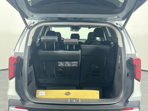 New 2026 Kia Carnival EX FWD image 33