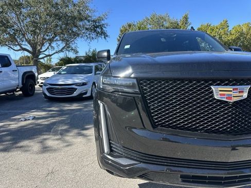 Used 2023 Cadillac Escalade Sport image 4