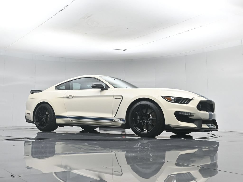 Certified 2020 Ford Mustang Shelby GT350 w/ Technology Package RWD image 3
