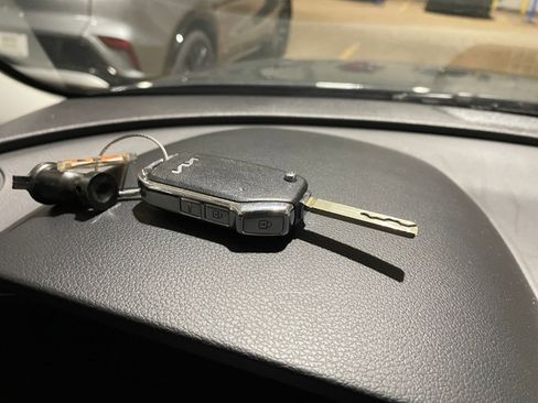 Used 2025 Kia Soul LX w/ LX Technology Package image 21