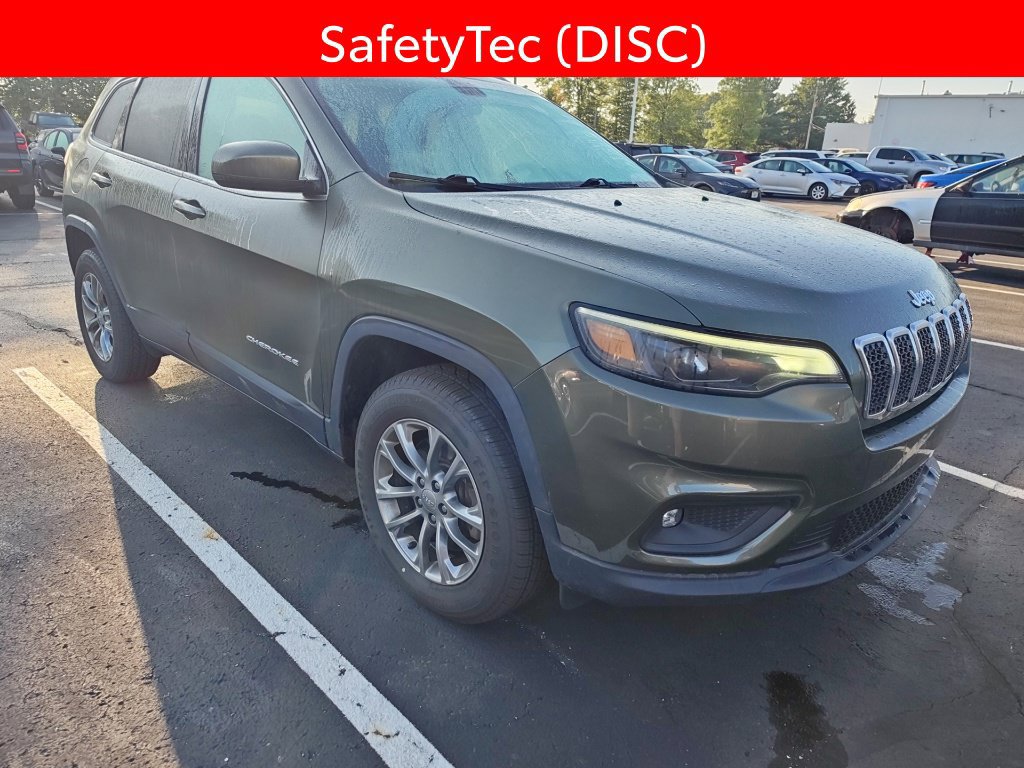 Used 2019 Jeep Cherokee Latitude Plus w/ Cold Weather Group AWD/4WD image 3