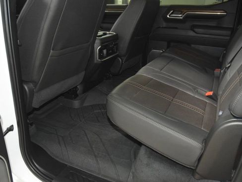 Used 2024 Chevrolet Silverado 1500 High Country w/ High Country Premium Package AWD/4WD image 42