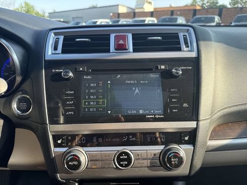 Used 2017 Subaru Outback 2.5i Limited AWD/4WD image 16
