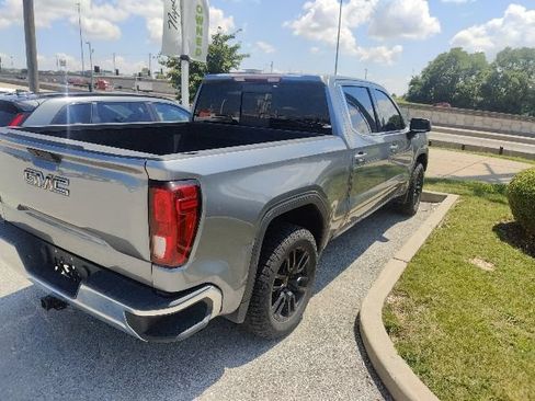 Used 2019 GMC Sierra 1500 SLE w/ SLE Value Package AWD/4WD image 9