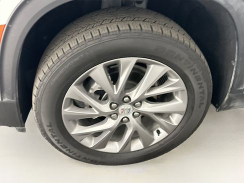 Used 2025 Buick Enclave Preferred image 11