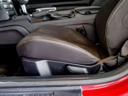 Used 2019 Ford Mustang Coupe w/ Black Accent Package image 27