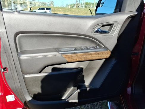 Used 2017 GMC Canyon Denali image 17