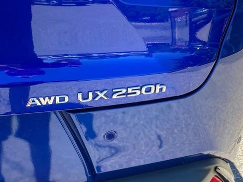 Certified 2023 Lexus UX 250h F Sport AWD/4WD image 33