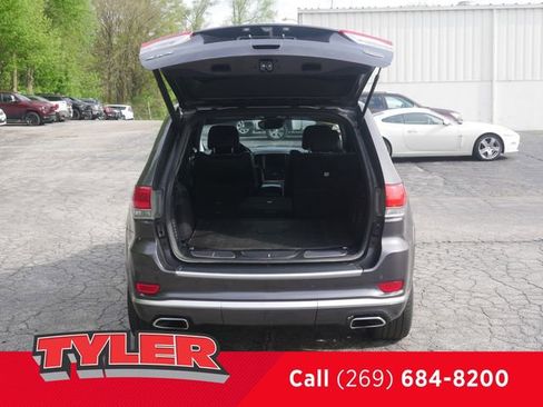 Used 2017 Jeep Grand Cherokee Summit w/ Platinum Series Group AWD/4WD image 16
