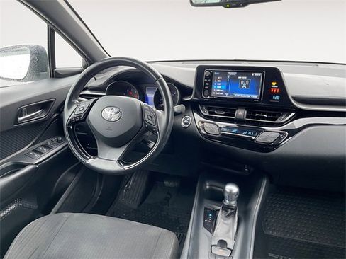 Used 2018 Toyota C-HR XLE image 10