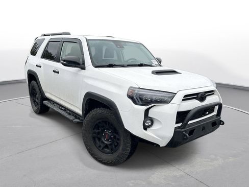 Used 2021 Toyota 4Runner Venture w/ Moonroof Package image 4