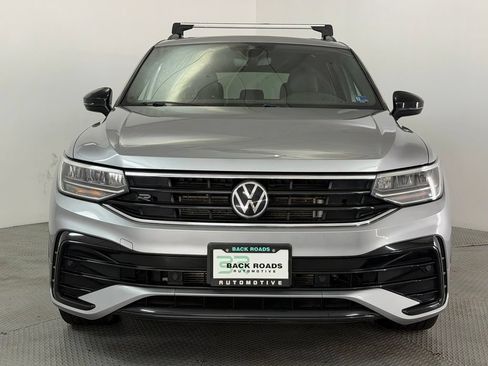 Used 2023 Volkswagen Tiguan SE R-Line FWD image 2