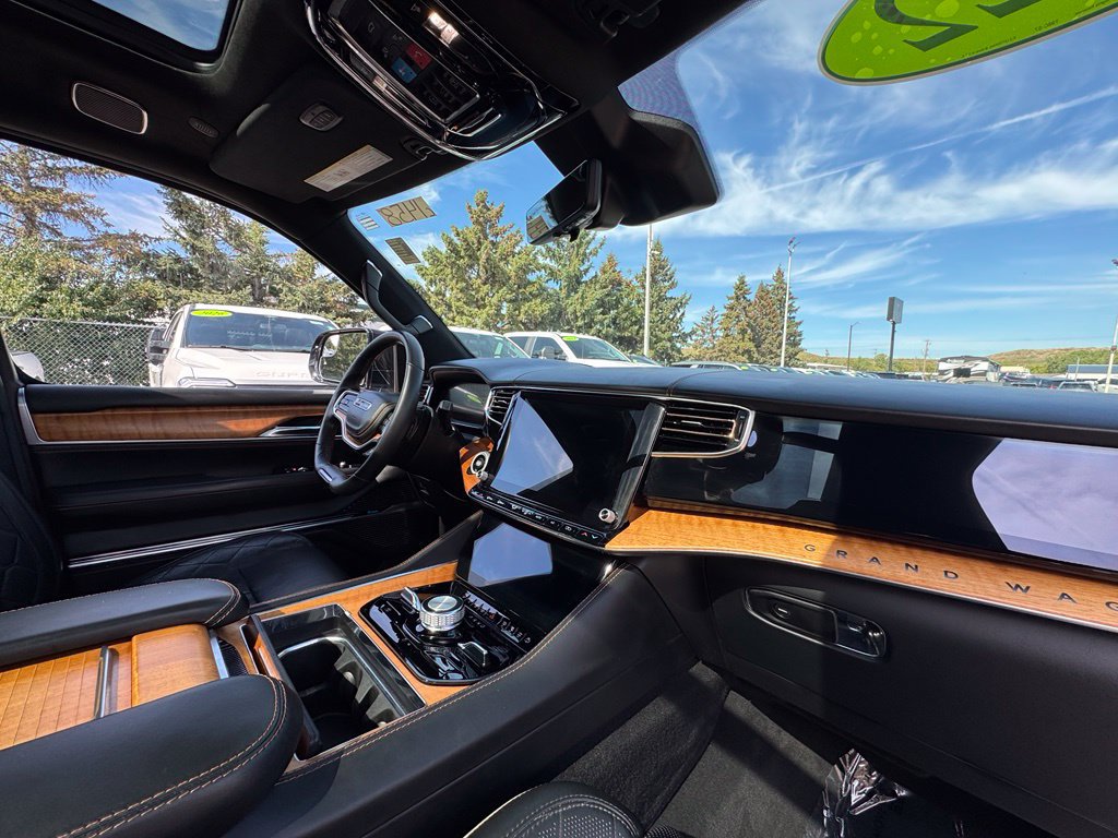 Used 2022 Jeep Grand Wagoneer Series III w/ Rear-Seat Entertainment Group AWD/4WD image 41