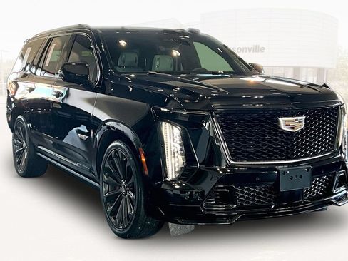 Used 2025 Cadillac Escalade V AWD/4WD image 3
