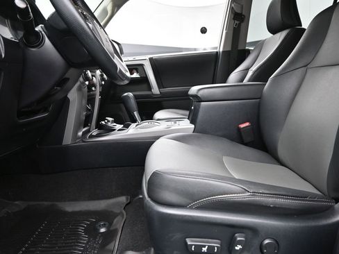 Used 2019 Toyota 4Runner SR5 Premium image 13