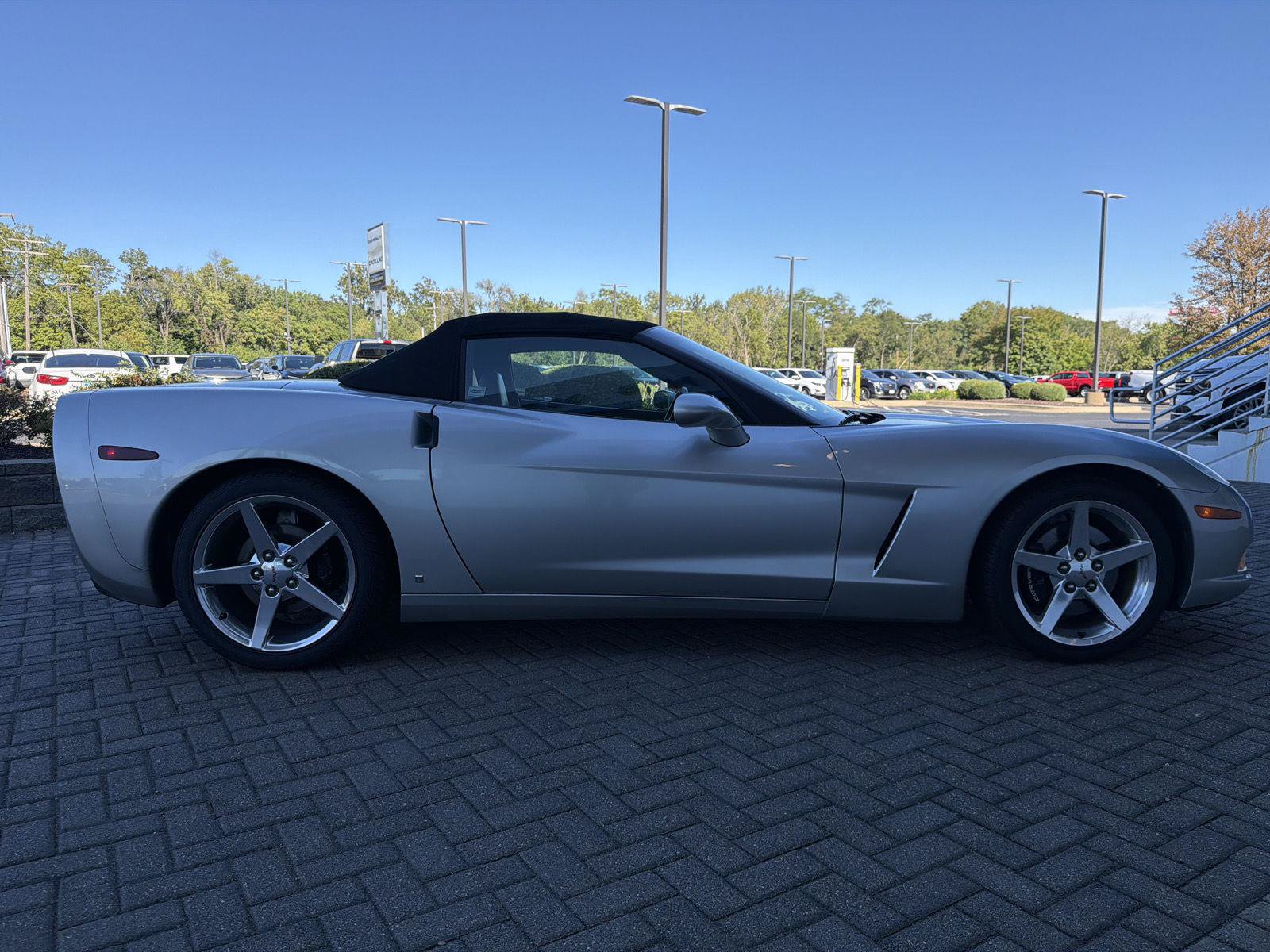 Used 2006 Chevrolet Corvette Convertible w/ Preferred Equipment Group RWD image 41