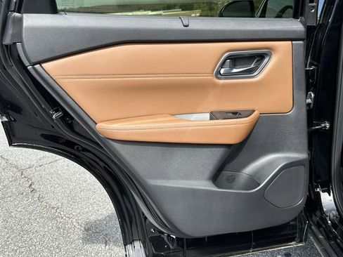 New 2026 Nissan Rogue Platinum AWD/4WD image 17