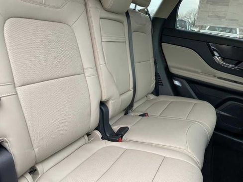 New 2025 Lincoln Corsair Reserve FWD image 19