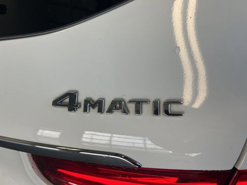 Used 2019 Mercedes-Benz GLC 300 4MATIC image 7